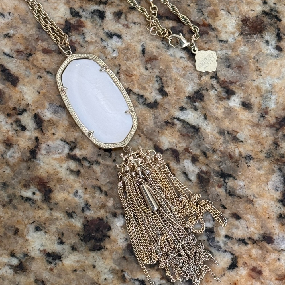 Elegant Gold and White Kendra Scott Pendant Necklace